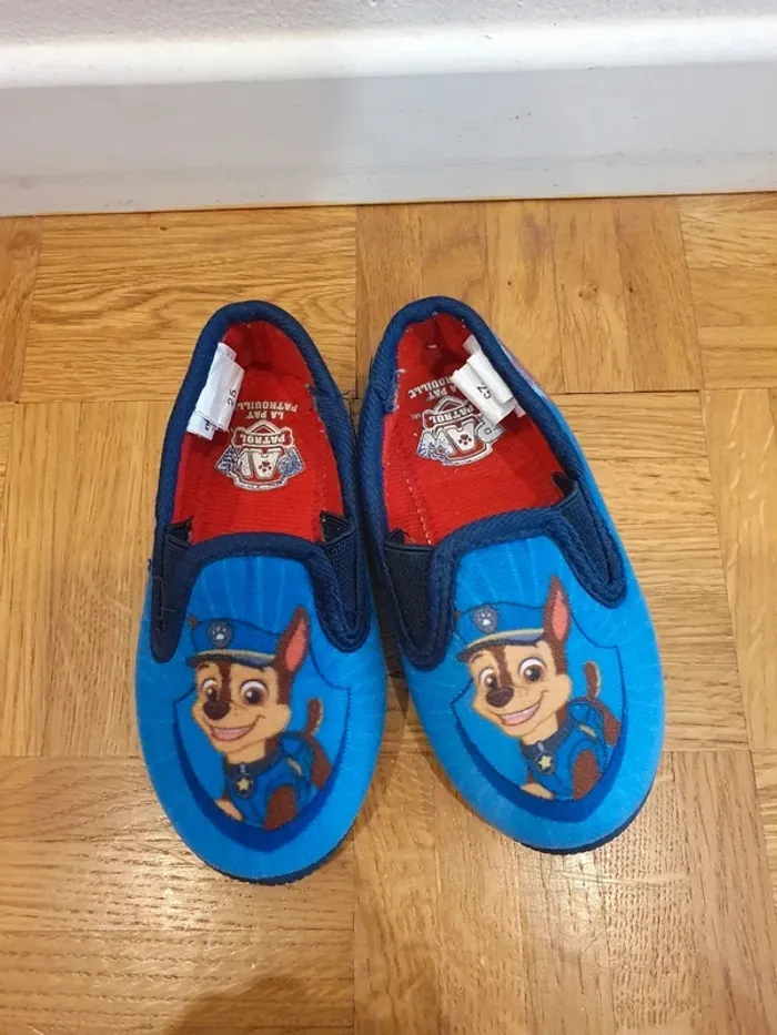 Chaussons pantoufles patpatrouille chase taille 25 - photo numéro 2