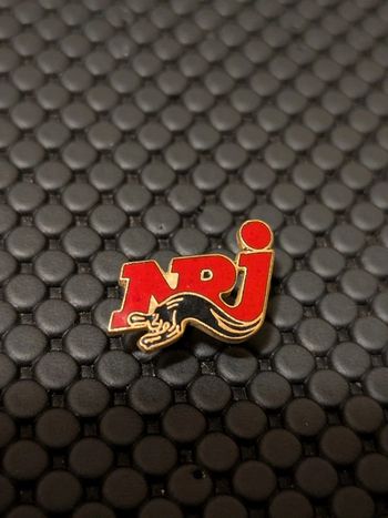 Pin's logo NRJ Énergie Radio