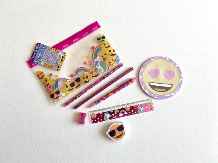 Lot de papeterie Emoji