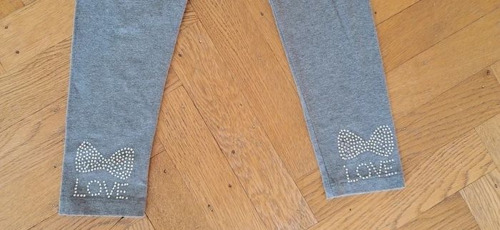 Lot leggings et t- shirt longues manches réversible Ebita 4 ans en excellent état - photo numéro 5