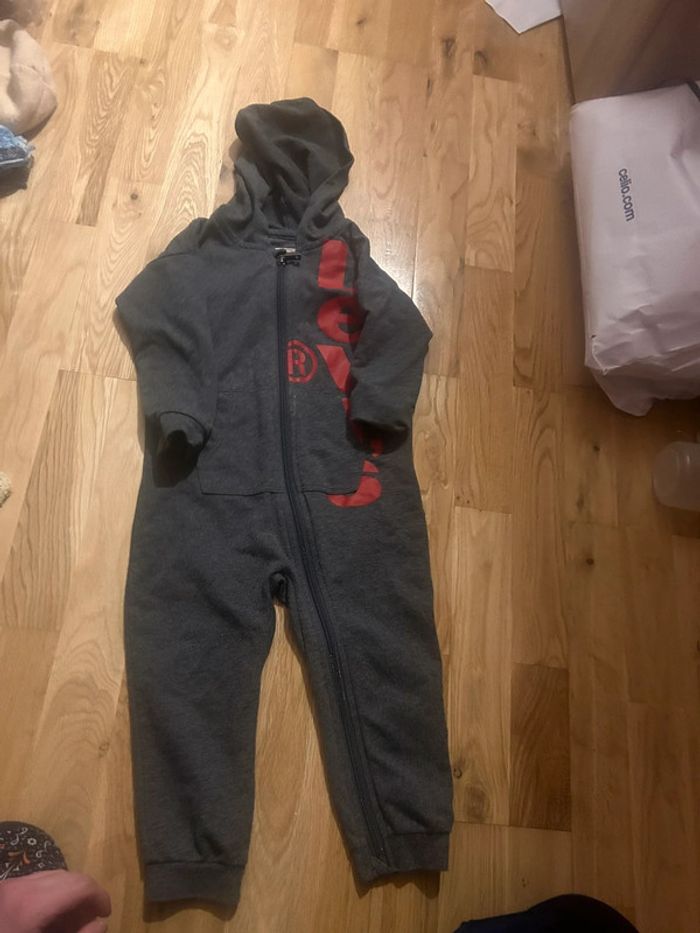 Combinaison à capuche Lévis taille 24 moi