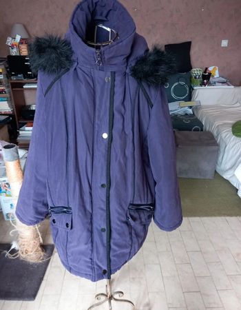 Manteau à capuche (T.4)