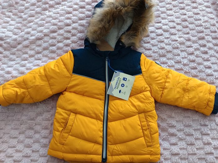 Doudoune fourré tao 18m neuf