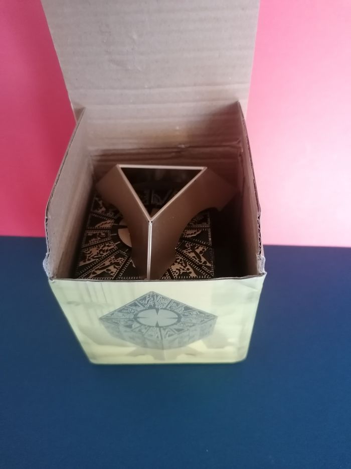 Cube puzzle de Lemarchant dans hellraiser - photo numéro 5