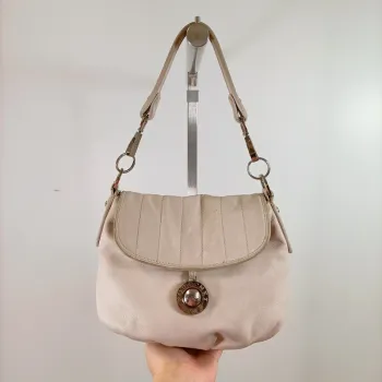 Sac épaule beige cuir souple détails métal style casual chic poche zippée S044