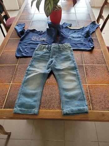 Lot jean, tee shirt et sweat