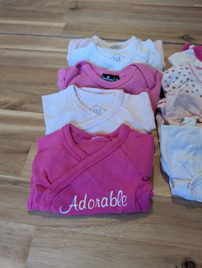 Lot vêtements bébé Naissance - photo numéro 4