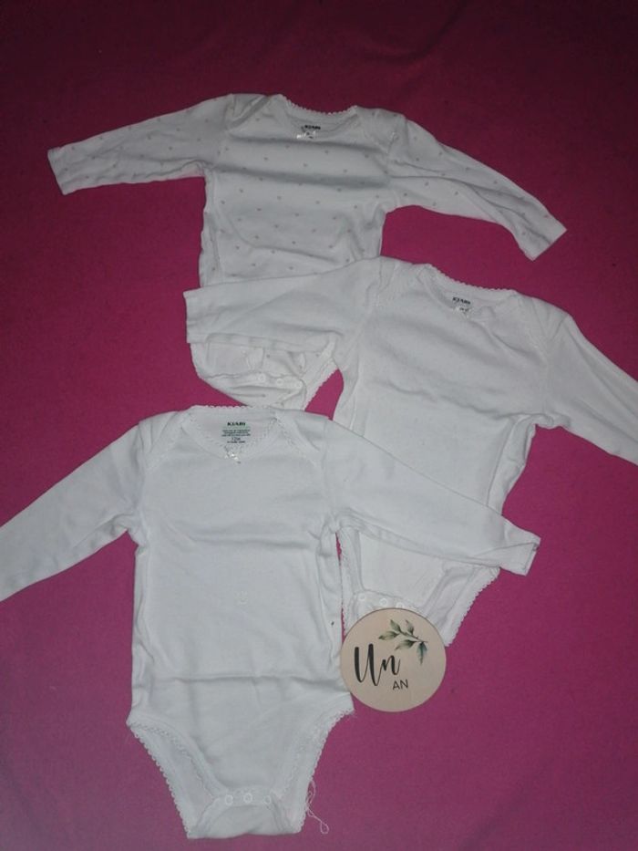 Lot bodies 12 mois kiabi