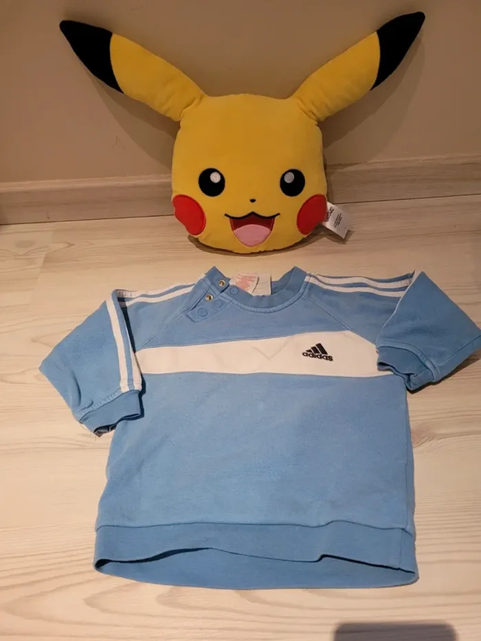 Pull Adidas 18 mois