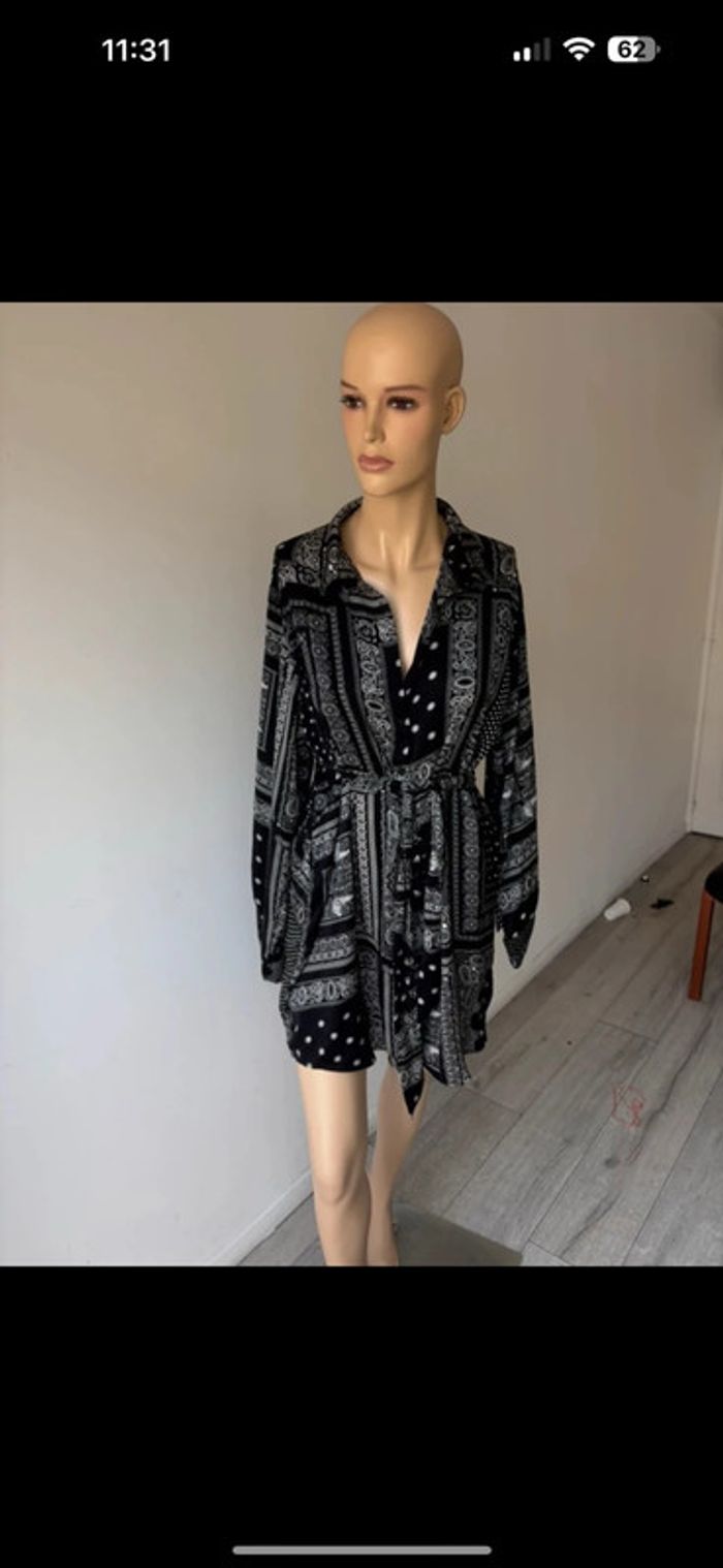 Robe neuve Eight Paris taille L – Motif bandana noir et blanc - photo numéro 2