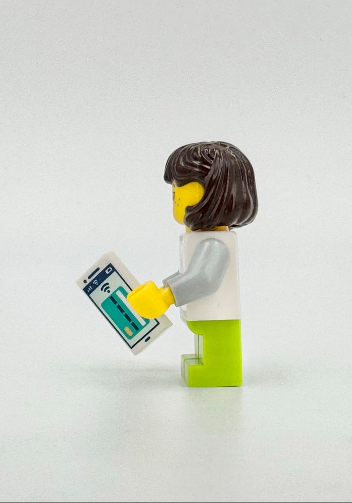Lego City : Petite Fille partant en Vacances - NEUF - photo numéro 3