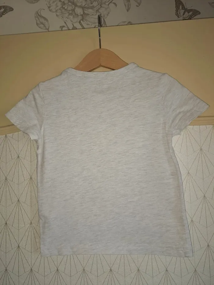 T-shirt garçon Okaïdi gris 2 ans tbe - photo numéro 7