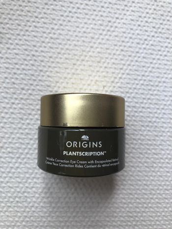 Crème yeux correction rides contient du retinol encapsule