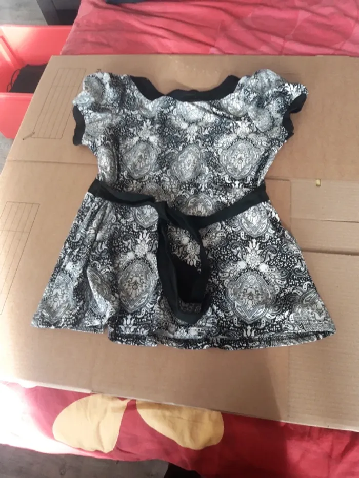 Joli haut taille 40 - photo numéro 3