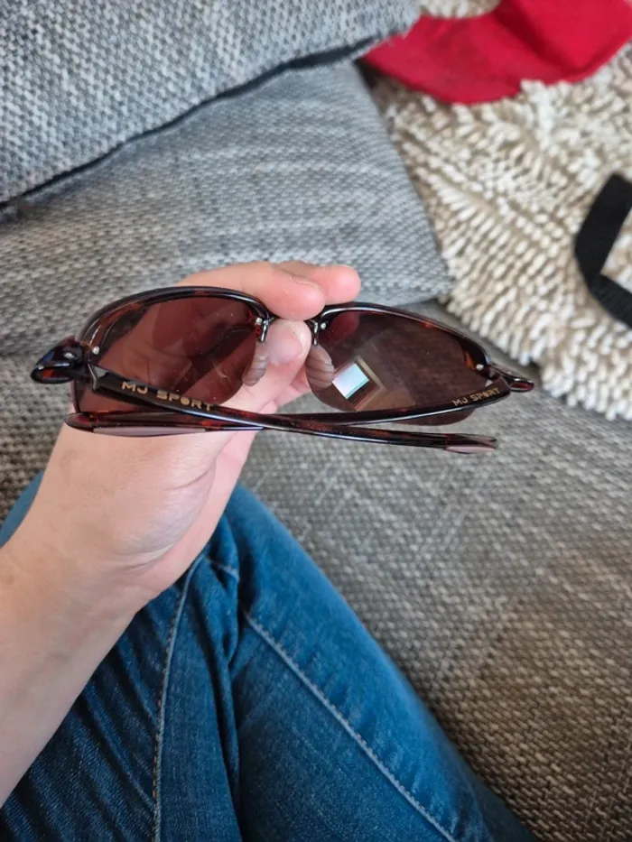 Lunette de soleil - photo numéro 3