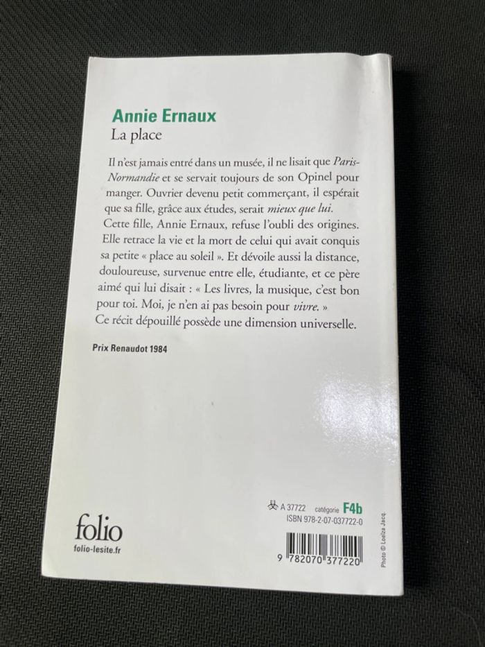 La place - photo numéro 2