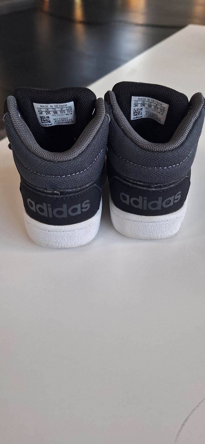 Baskets montantes neuves - photo numéro 2