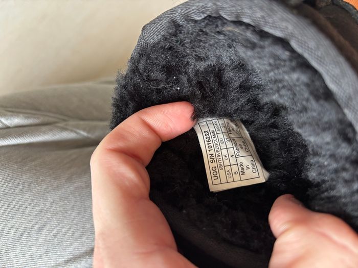 Ugg mini noire - photo numéro 3