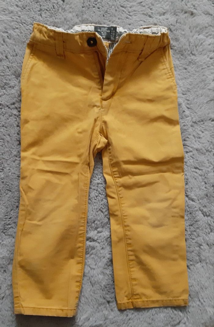 Lot assorti jaune moutarde pantalon et t-shirt manches longues H&M Vert Baudet TAO 18 mois-2 ans - photo numéro 3
