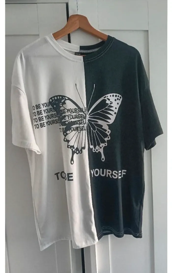 T-shirt manches courtes papillon noir et blanc Shein, en excellente taille S.