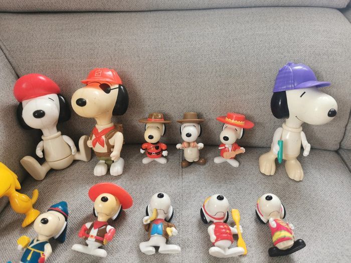 Gros lot de 23 figurines Peanuts Snoopy McDonald's 1999 - photo numéro 2