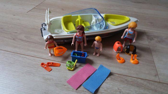 Bateau famille playmobil