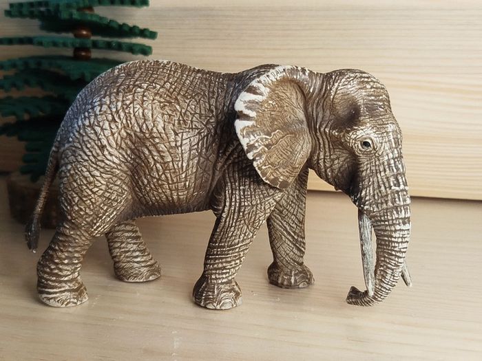 Schleich éléphant d'Afrique Figurine Animal de la savane - photo numéro 2