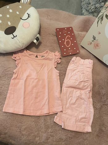 Ensemble pantalon et tee shirt 6M