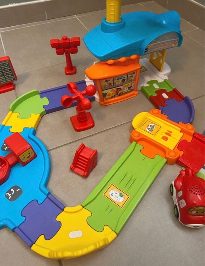 Mon premier aéroport super décollage tut tut bolide - photo numéro 2