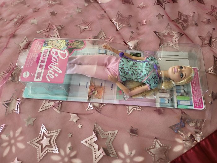 Poupée de barbie docteur - photo numéro 2