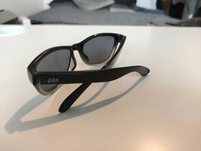 Lunettes de soleil pour enfants de la marque GAP - photo numéro 7