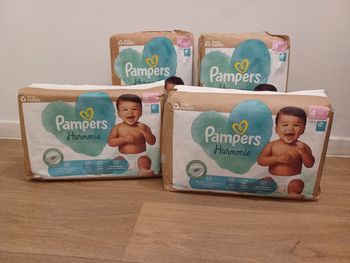 4 paquets de Couches Pampers harmonie taille 4