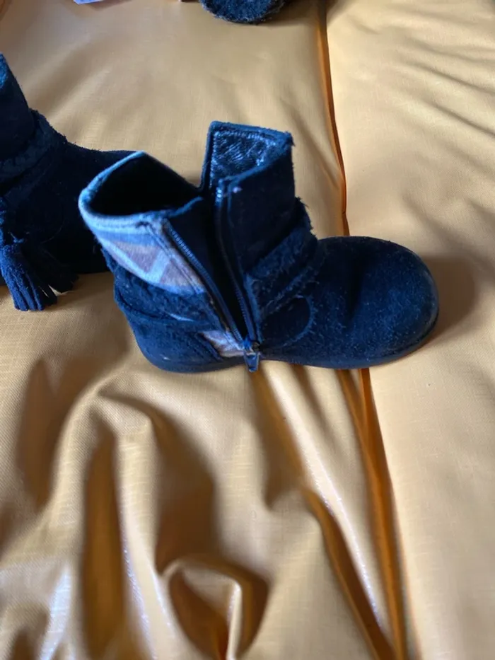 Chaussure bébé taille 19 - photo numéro 2