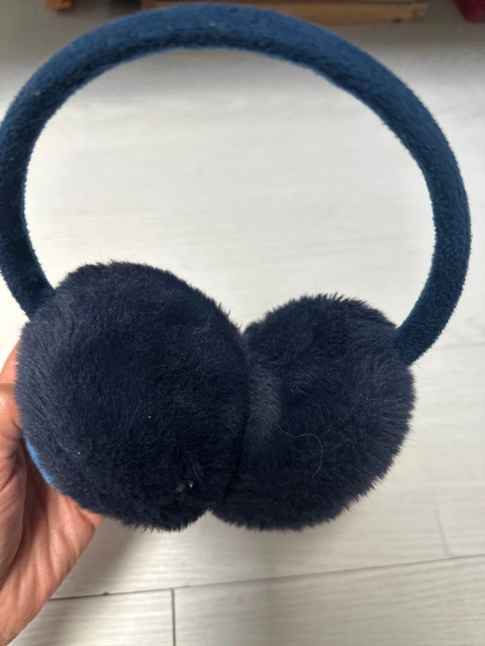 Cache oreilles bleu et bleu marine, ballon de foot - photo numéro 2