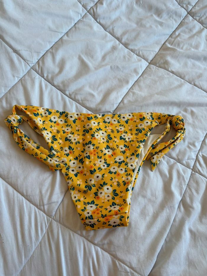 Bas de maillot de bain bikini penti jaune à noeuds motif fleurie taille L/40 neuf - photo numéro 6