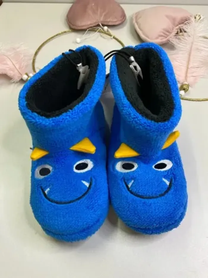 Chaussons chaud garçon (neuf) - Taille 32/33