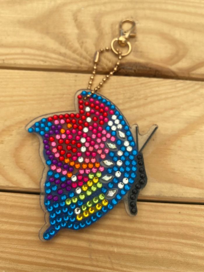 Porte clé recto/verso papillon 🦋 en Diamond painting - photo numéro 3