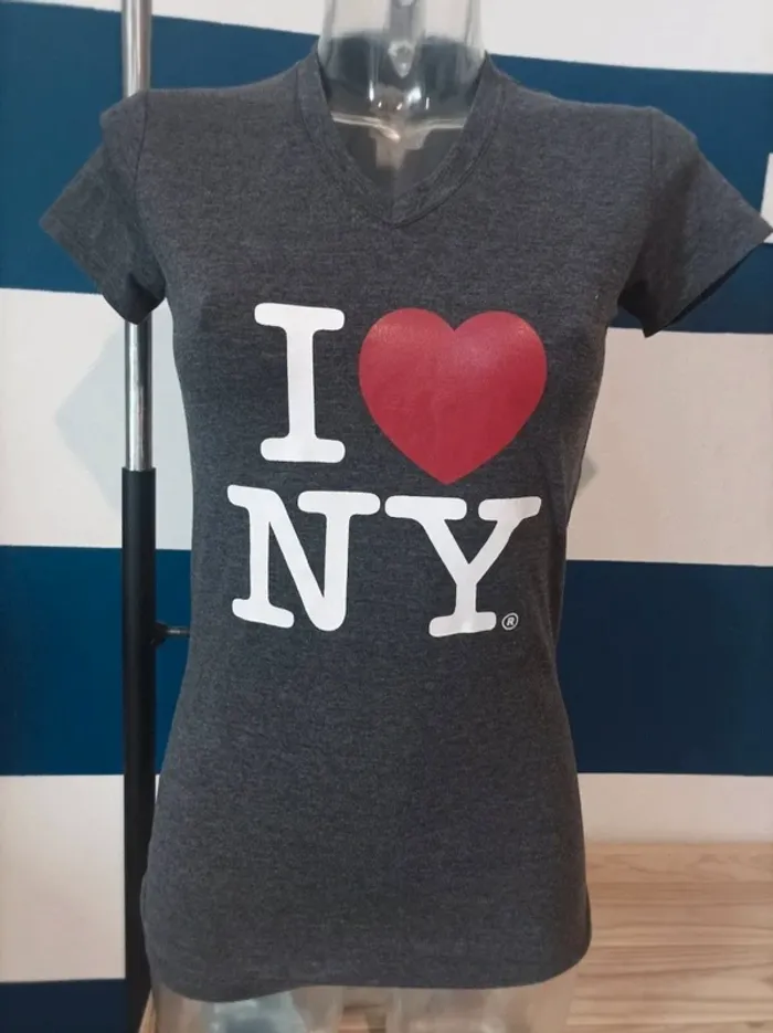 Jolie tee-shirt gris neuf I Love NY femme taille 38