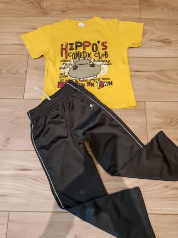 Ensemble jogging t-shirt manches courtes