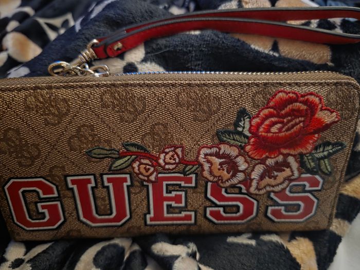 Portefeuille pochette Guess