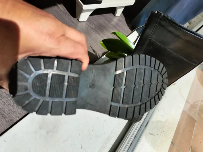 Bottes hautes noir a fermeture éclair T 38 - photo numéro 4