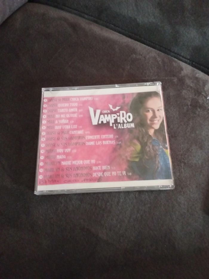 Porte clé Chica Vampiro Vampi tour - photo numéro 3