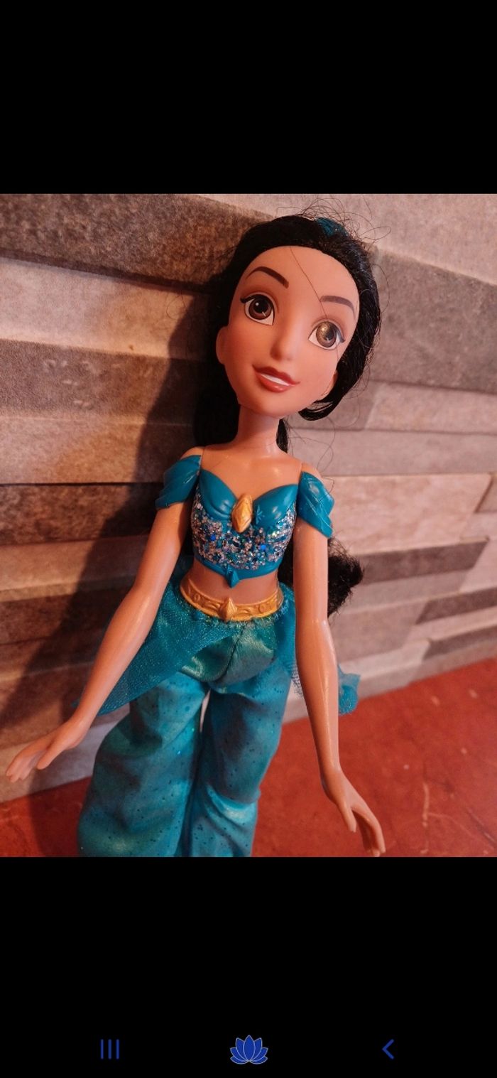 Poupée Jasmine - photo numéro 2