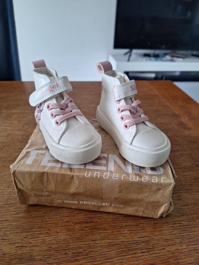 Chaussure stitch et Angel taille 19 - photo numéro 2