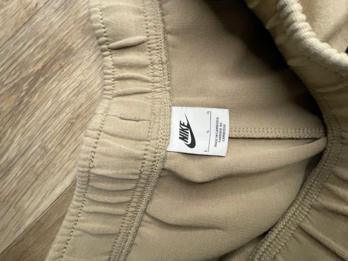 Jogging Bas Nike tech beige crème - photo numéro 5