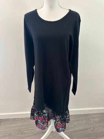 Robe pull oversize noire et multicolore à fleurs Bleu Bonheur T42/44 XL/XXL