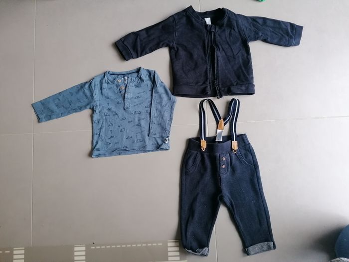 Lot 10 vêtements garçon 12 mois - photo numéro 2