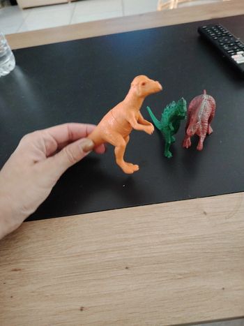 Lot petits dinosaures