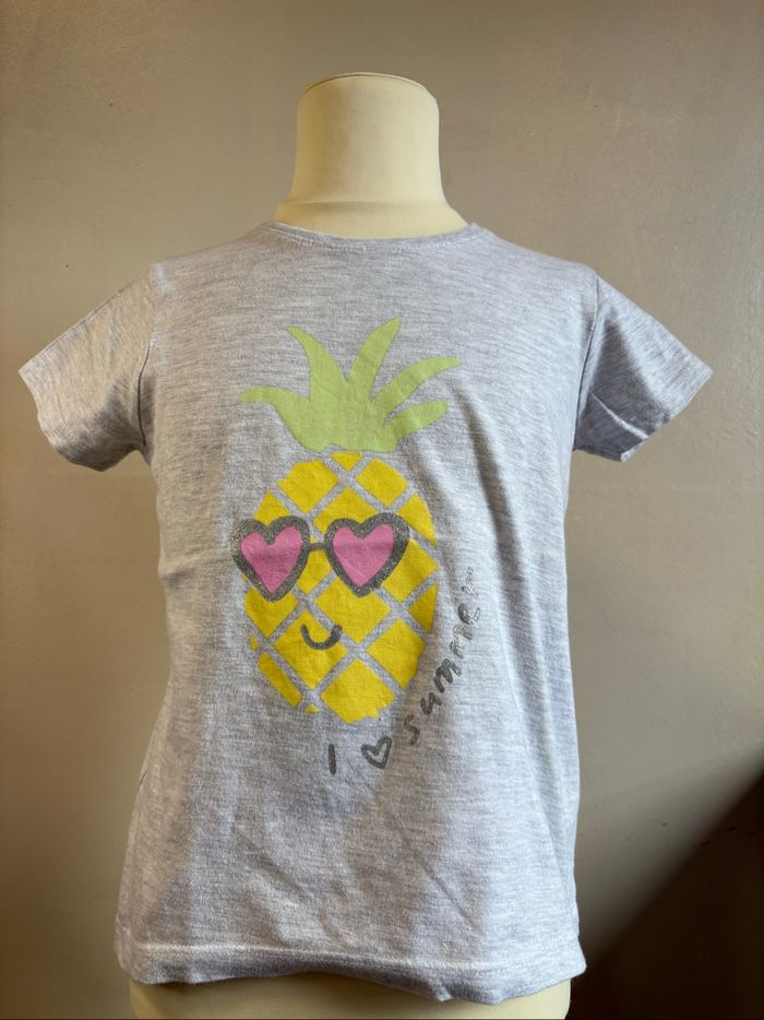 T-shirt fille taille 110 - photo numéro 1