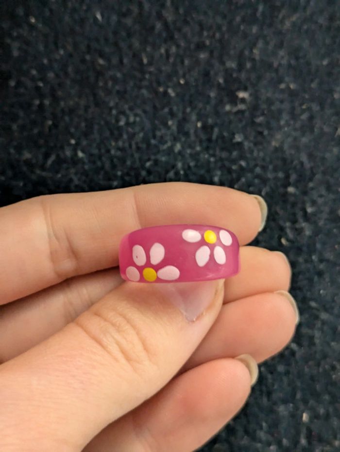 Bague en plastique style vintage - photo numéro 2